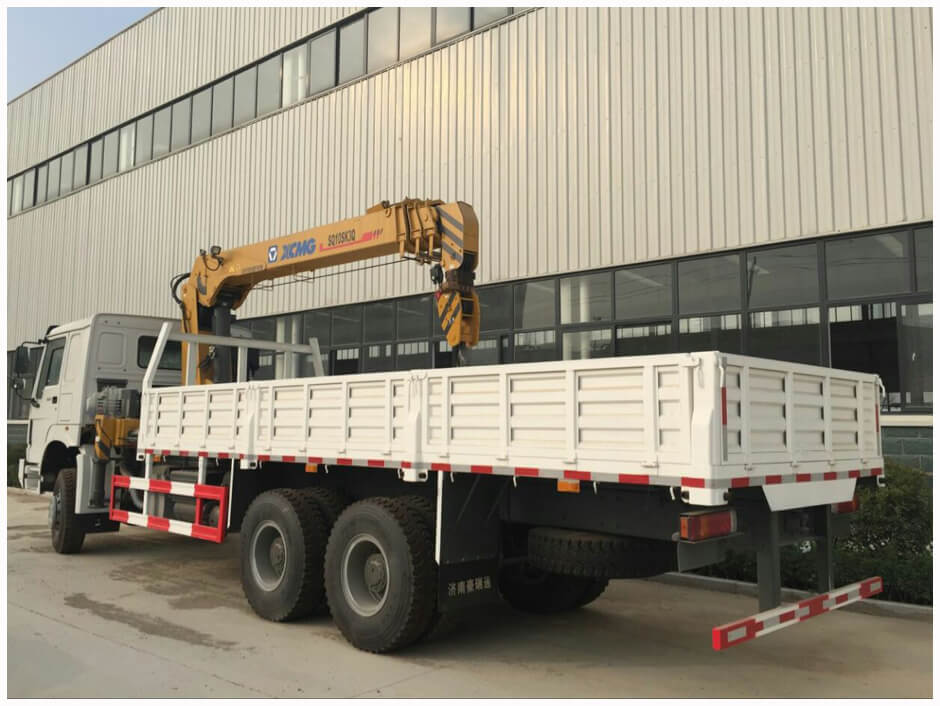 HOWO CRANE TRUCK